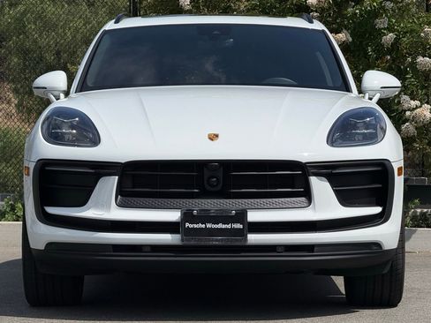 Used 2026 Porsche Macan AWD/4WD image 10