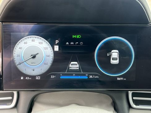 Used 2025 Hyundai Elantra SEL image 15