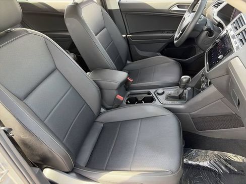 Used 2021 Volkswagen Tiguan SEL AWD/4WD image 11