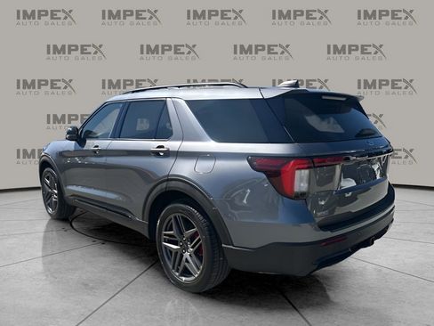 Used 2025 Ford Explorer ST-Line w/ Premium Package RWD image 3