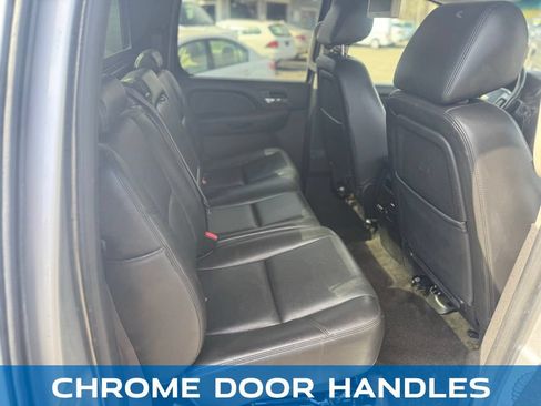 Used 2013 Chevrolet Avalanche LTZ AWD/4WD image 19
