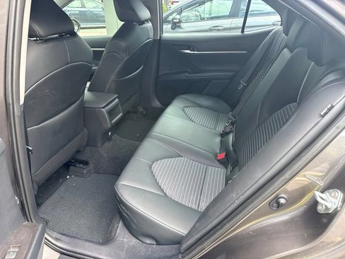 Used 2024 Toyota Camry SE FWD image 5