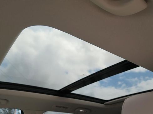 Used 2022 Cadillac XT6 Premium Luxury w/ Technology Package image 12