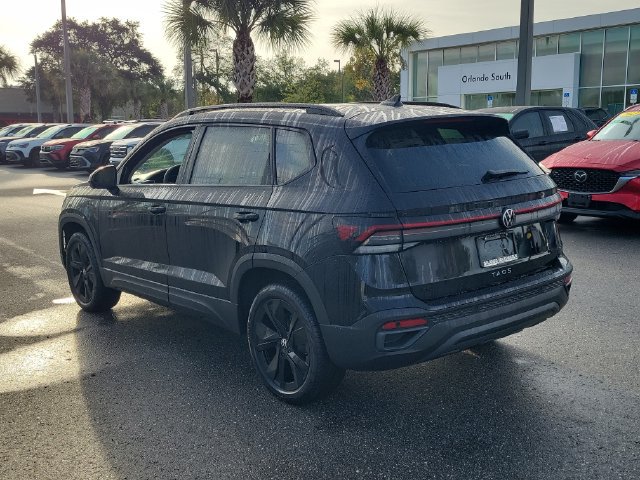 Certified 2026 Volkswagen Taos SE FWD image 3