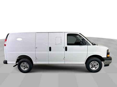 New 2025 GMC Savana 3500 w/ Driver Convenience Package RWD image 10