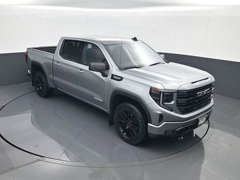 Used 2025 GMC Sierra 1500 Elevation w/ Preferred Package image 15