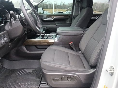 Used 2024 Chevrolet Silverado 1500 LT Trail Boss w/ Convenience Package II image 15