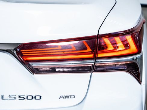 Used 2018 Lexus LS 500 F Sport w/ Accessory Package (Z2) image 29