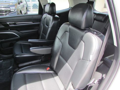 Used 2025 Kia Telluride S AWD/4WD image 31