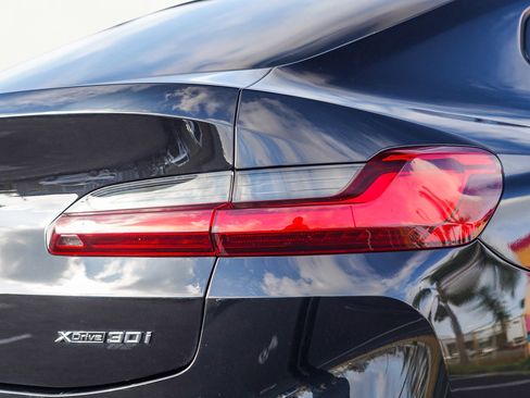 Used 2025 BMW X4 xDrive30i image 10