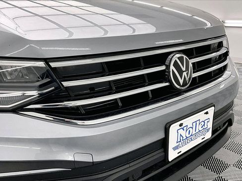 Used 2024 Volkswagen Tiguan SE image 28