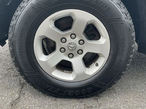 Used 2019 RAM 1500 Big Horn AWD/4WD image 16