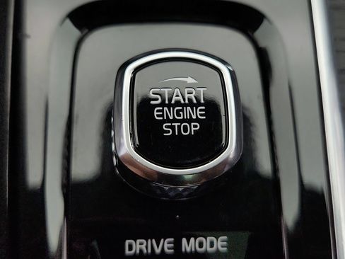 Used 2020 Volvo XC90 T5 Momentum w/ Protection Package AWD/4WD image 22