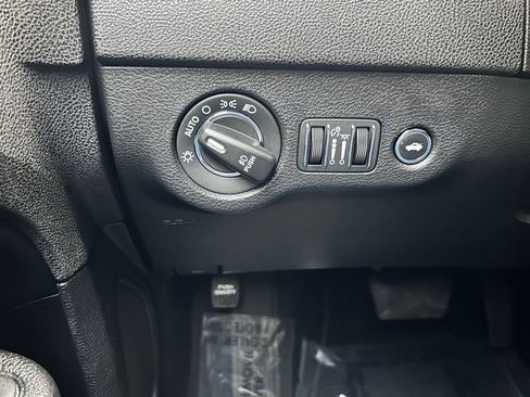 Certified 2022 Chrysler 300 S w/ Safetytec Plus Group image 20