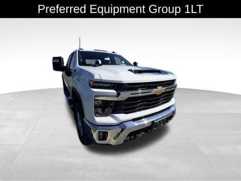Used 2024 Chevrolet Silverado 3500 LT w/ Safety Package AWD/4WD image 4