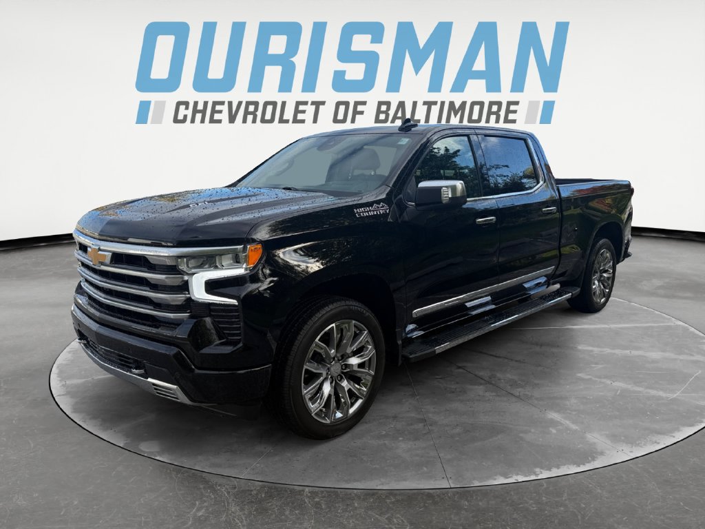 Used 2024 Chevrolet Silverado 1500 High Country w/ Technology Package AWD/4WD image 2