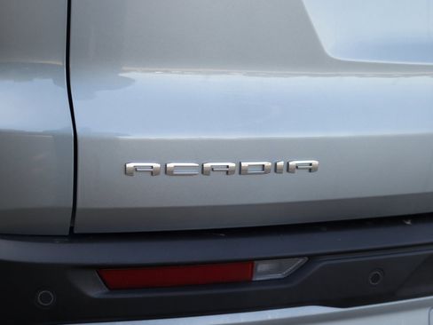 Used 2025 GMC Acadia Elevation image 38