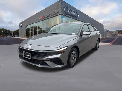 Used 2025 Hyundai Elantra SE