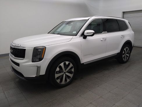 Used 2022 Kia Telluride S FWD image 2