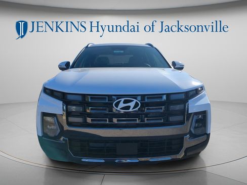 Certified 2025 Hyundai Santa Cruz Limited image 8