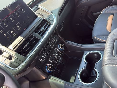 Used 2024 GMC Yukon AT4 w/ AT4 Premium Plus Package AWD/4WD image 20