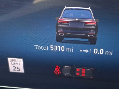 Used 2026 BMW X7 xDrive40i image 16