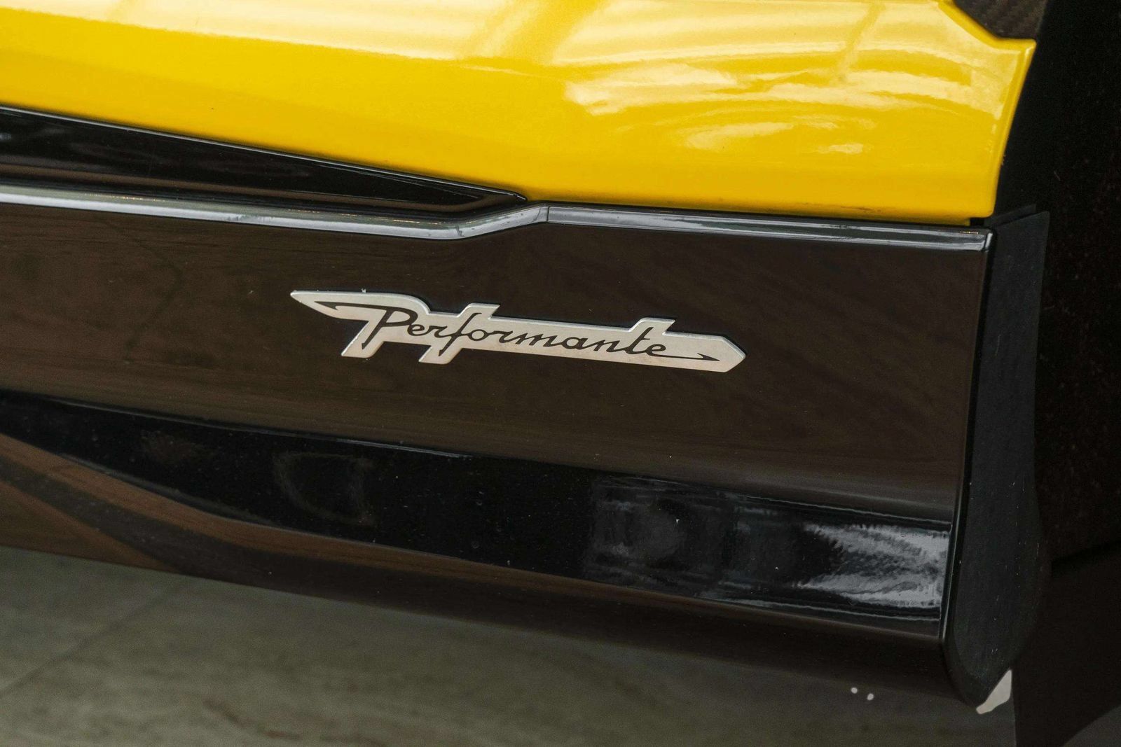 Used 2024 Lamborghini Urus Performante AWD/4WD image 86