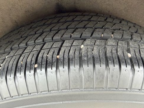 Used 2024 Chrysler Pacifica Touring-L FWD image 21