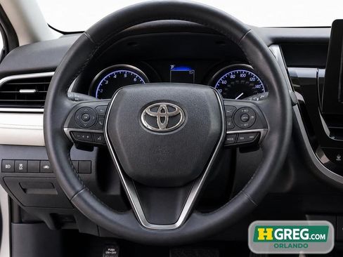 Used 2021 Toyota Camry SE FWD image 11