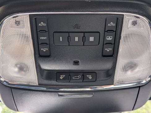 Used 2019 Jeep Grand Cherokee Limited w/ Luxury Group II AWD/4WD image 19