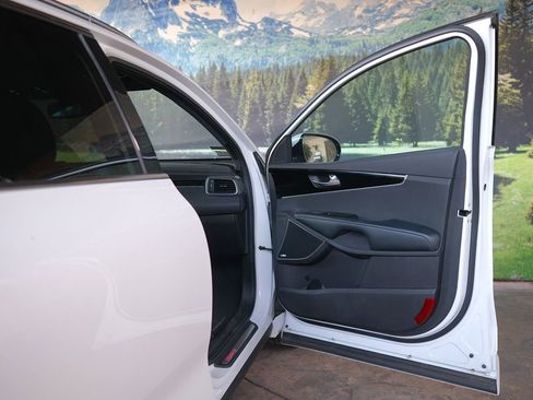 Used 2016 Kia Sorento SX w/ SXL Technology Package image 21