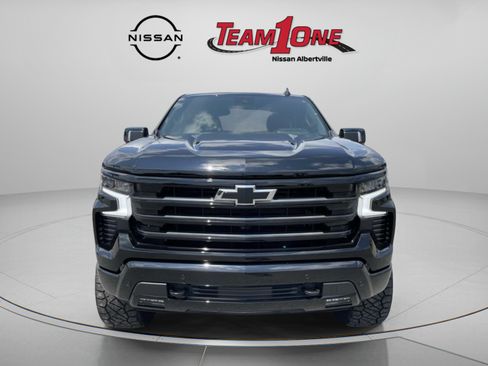 Used 2025 Chevrolet Silverado 1500 High Country w/ Midnight Edition AWD/4WD image 2