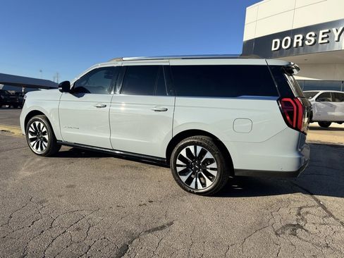 Used 2025 Ford Expedition Max Platinum w/ Driver's Package image 9