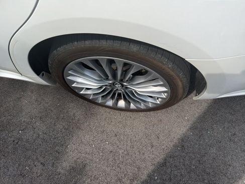 Used 2016 Toyota Avalon Limited w/ Toyota Safety Sense Package FWD image 5