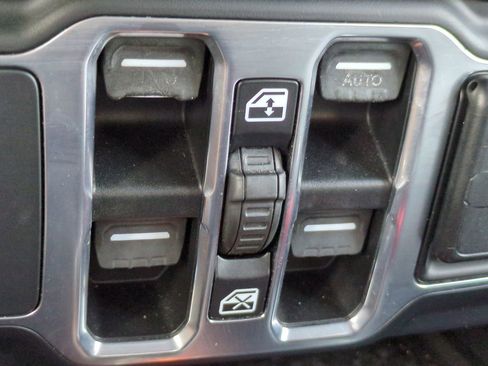 Used 2019 Jeep Wrangler Unlimited Sport S image 21