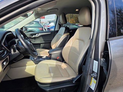 Used 2021 Ford Escape SEL image 9