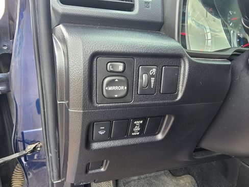 Used 2016 Toyota 4Runner SR5 Premium image 16