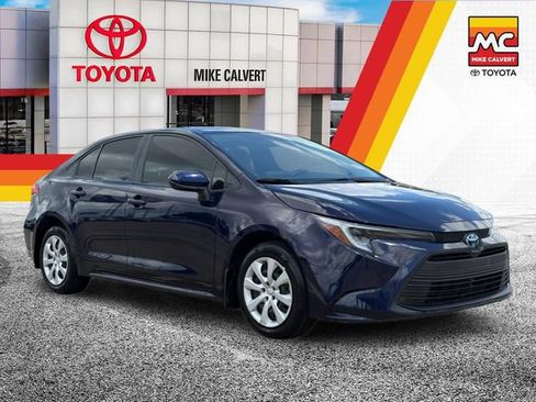 Used 2025 Toyota Corolla LE FWD image 7