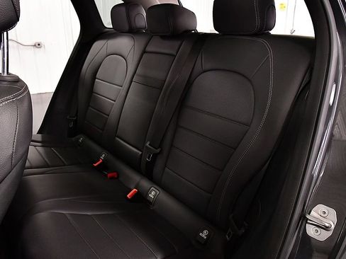 Used 2020 Mercedes-Benz GLC 300 4MATIC image 28