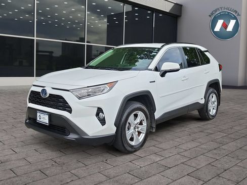 Used 2021 Toyota RAV4 XLE w/ XLE Grade Weather Package AWD/4WD image 1