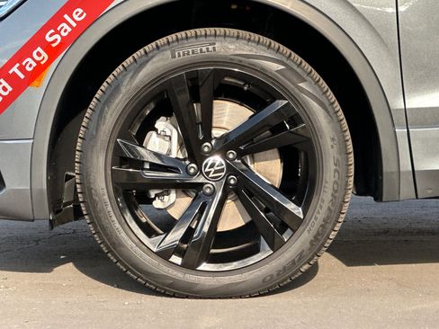 Certified 2024 Volkswagen Tiguan SE R-Line image 27