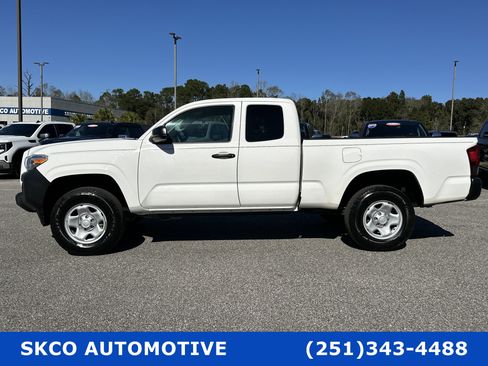 Used 2021 Toyota Tacoma SR image 2
