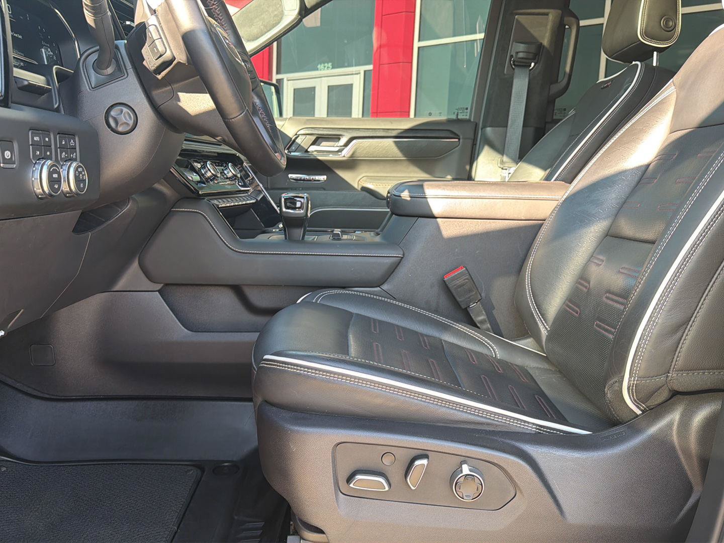 Used 2024 GMC Sierra 1500 AT4X AWD/4WD image 17