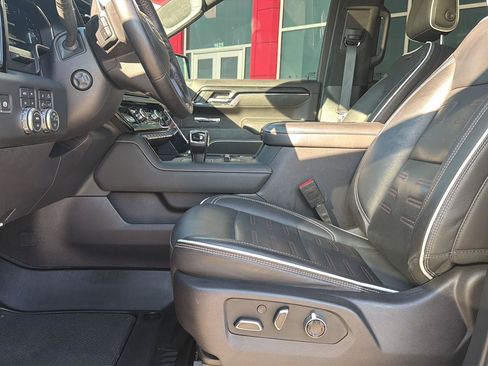 Used 2024 GMC Sierra 1500 AT4X AWD/4WD image 17