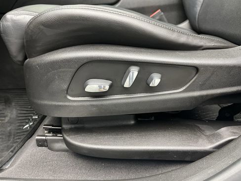 Used 2017 Cadillac XT5 Luxury image 11