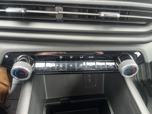 Used 2025 Chevrolet Silverado EV W/T image 29