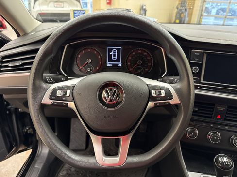 Used 2021 Volkswagen Jetta S image 19