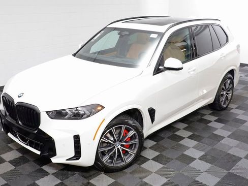 New 2026 BMW X5 xDrive40i w/ M Sport Package AWD/4WD image 2