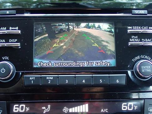 Used 2017 Nissan Rogue Sport SV FWD image 18