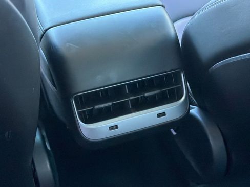 Used 2018 Tesla Model 3 Long Range image 16